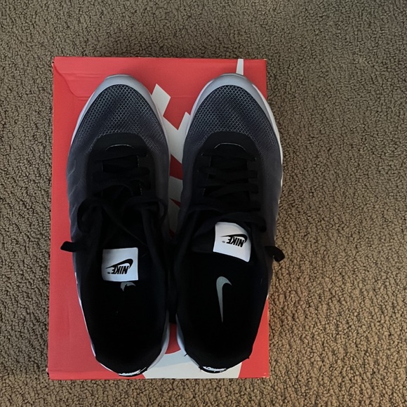 Nike Air Max Invigor Print - Picture 4 of 6